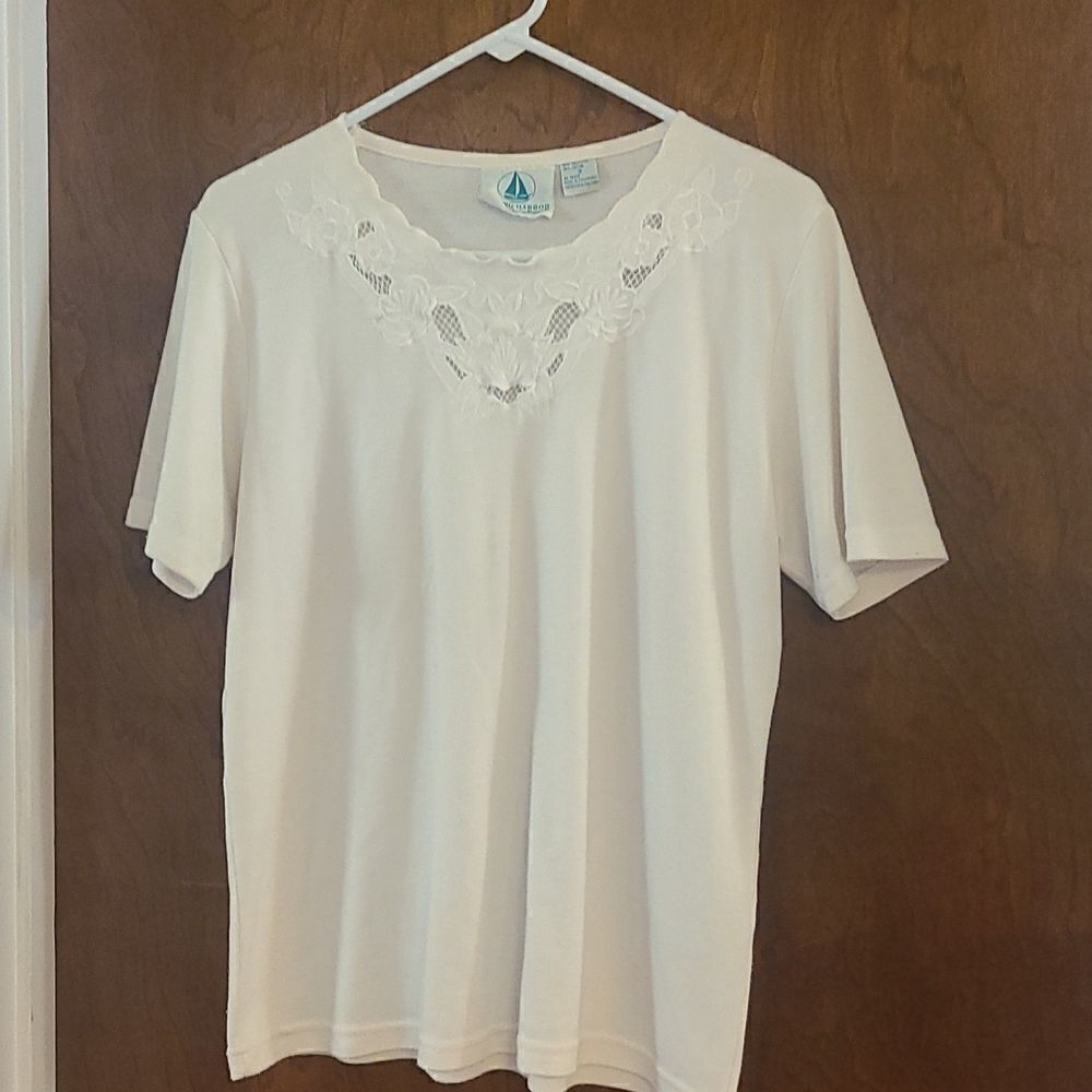 Spring Harbor Collections White Short Sleeve Top